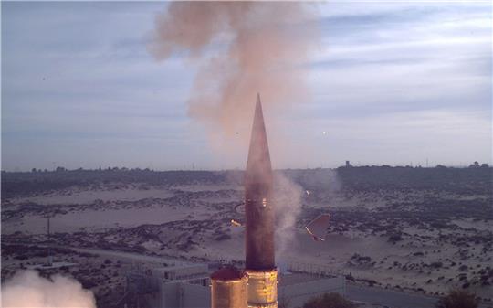 Das israelische Raketenabwehrsystem "Arrow 3". Das Foto stammt aus dem Jahr 2014. Foto: Israeli Ministry Of Defense//ISRAELI MINISTRY OF DEFENSE/dpa