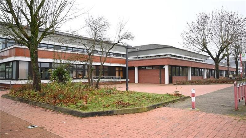 Das ist das Schulgebäude der Geestlandschule Fredenbeck.