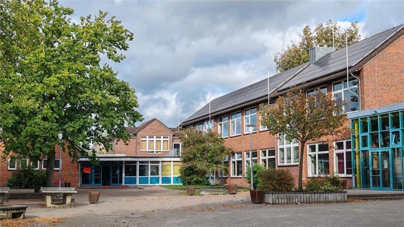 Das ist das Schulgebäude der Oberschule Horneburg.