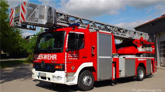Das ist das gebrauchte Drehleiterfahrzeug, das von Buxtehude nach Drochtersen wechseln soll.