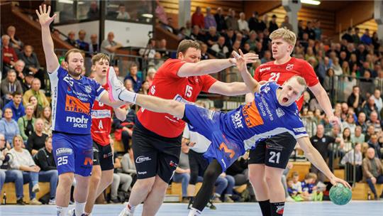 Das letzte Derby vor fast 1000 Zuschauern in der Geestlandhalle gewann der VfL Fredenbeck mit 42:26.