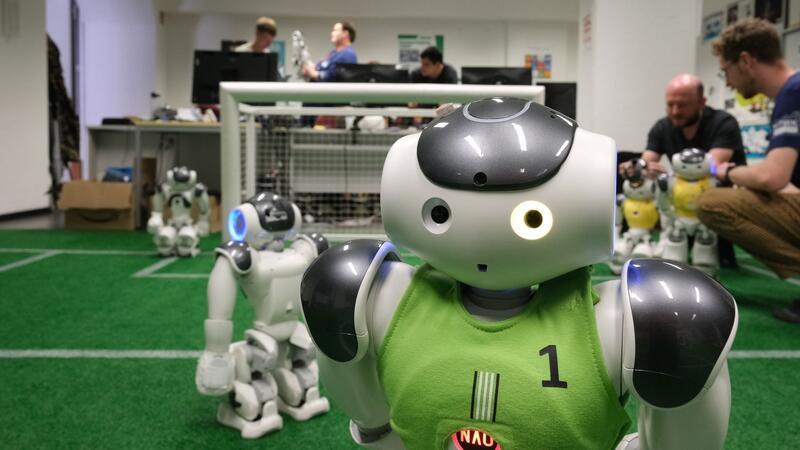 Roboterfußball-WM in Eindhoven - Deutsche Titelchancen gut Das letzte Mal wurde die HTWK im Jahr 2018 in Montreal Weltmeister.