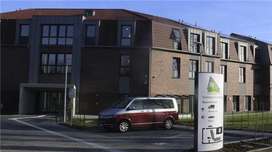 Das moderne Gästehaus des Landkreises Cuxhaven für die BBS Cadenberge ist offiziell eingeweiht. Vor allem Azubis aus ganz Niedersachsen finden dort während ihres Blockunterrichtes Platz.
