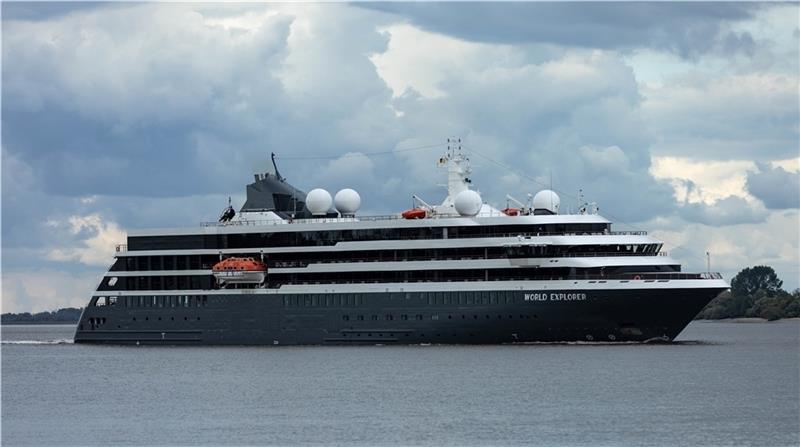 Das moderne Kreuzfahrtschiff „World Explorer“ ist auf dem Weg nach Hamburg, um bei den Cruise Days teilzunehmen. Foto: Löffler
