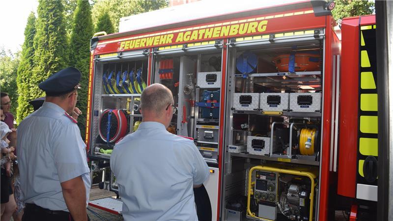 Das neue Fahrzeug ist bis unters Dach mit Werkzeugen und Hilfsmitteln ausgestattet.