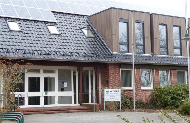 Das neue Gesicht des Eingangsbereiches des Rathauses in Himmelpforten. Fotos Eidtmann