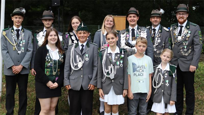Das neue Königshaus mit Majestät Timo Elmers (28) zeigt viele junge Gesichter.