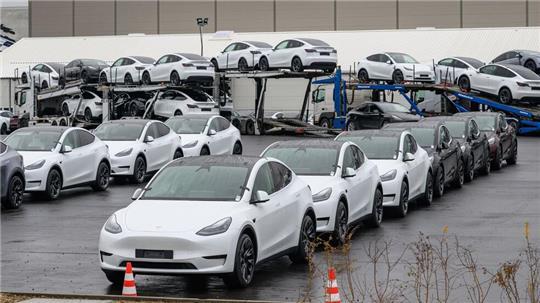 Das neue Model Y wird auch am europaweit einzigen Werk in Grünheide bei Berlin gebaut. (Archivbild)