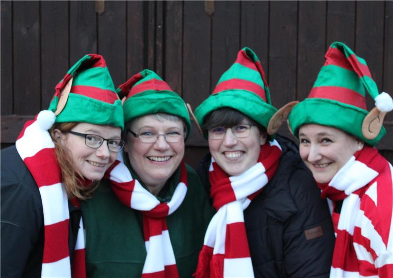 Neues Team freut sich auf muckeligen Adventsmarkt in Oldendorf Das neue Planungsteam freut sich auf den Adventsmarkt an der Kirche in Oldendorf (von links): Anja Helmke, Kerstin Klepatz, Mareike Klepatz und Stephanie Müller.