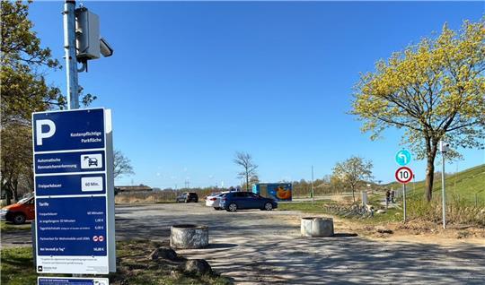 Das neue System am Parkplatz in Bassenfleth ist eingerichtet.