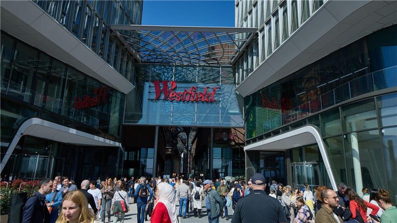 Westfield-Einkaufszentrum schadet Innenstadt bislang nicht Das neue Westfield-Einkaufzentrum der Superlative hat nach Angaben der Innenstadtkoordinatorin Prof. Elke Pahl-Weber nicht zu dem befürchteten Besucherrückgang in der Innenstadt geführt. (Archivbild)