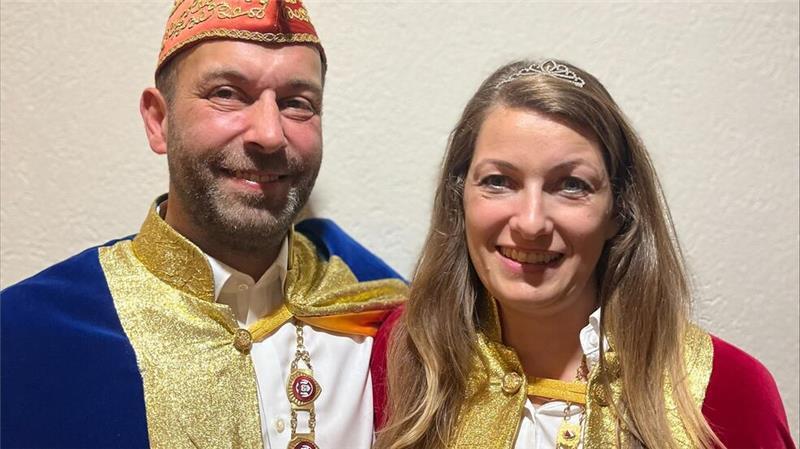 Helau im Auetal: Ahlerstedt hat ein neues Prinzenpaar Das neues Prinzenpaar: Tobias Bammann und Irina Heins regieren den Ahlerstedter Karneval am Auetal.