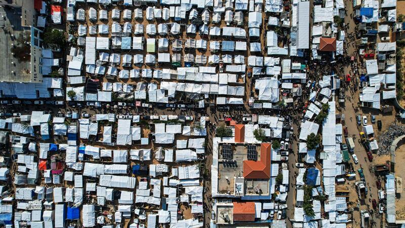Gaza-Krieg: Hoffen auf längere Feuerpause Das provisorische Flüchtlingslager in Chan Junis.