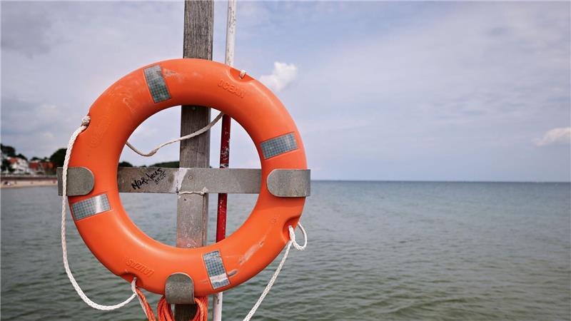 Das reine Entwenden eines Rettungsrings ist laut Polizei zunächst Diebstahl - werden dadurch aber Menschen gefährdet, könnten zusätzlich schwerere Delikte hinzukommen. (Symbolbild)