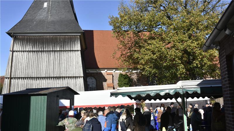Das schöne Herbstwetter lockte viele Besucher nach Jork.