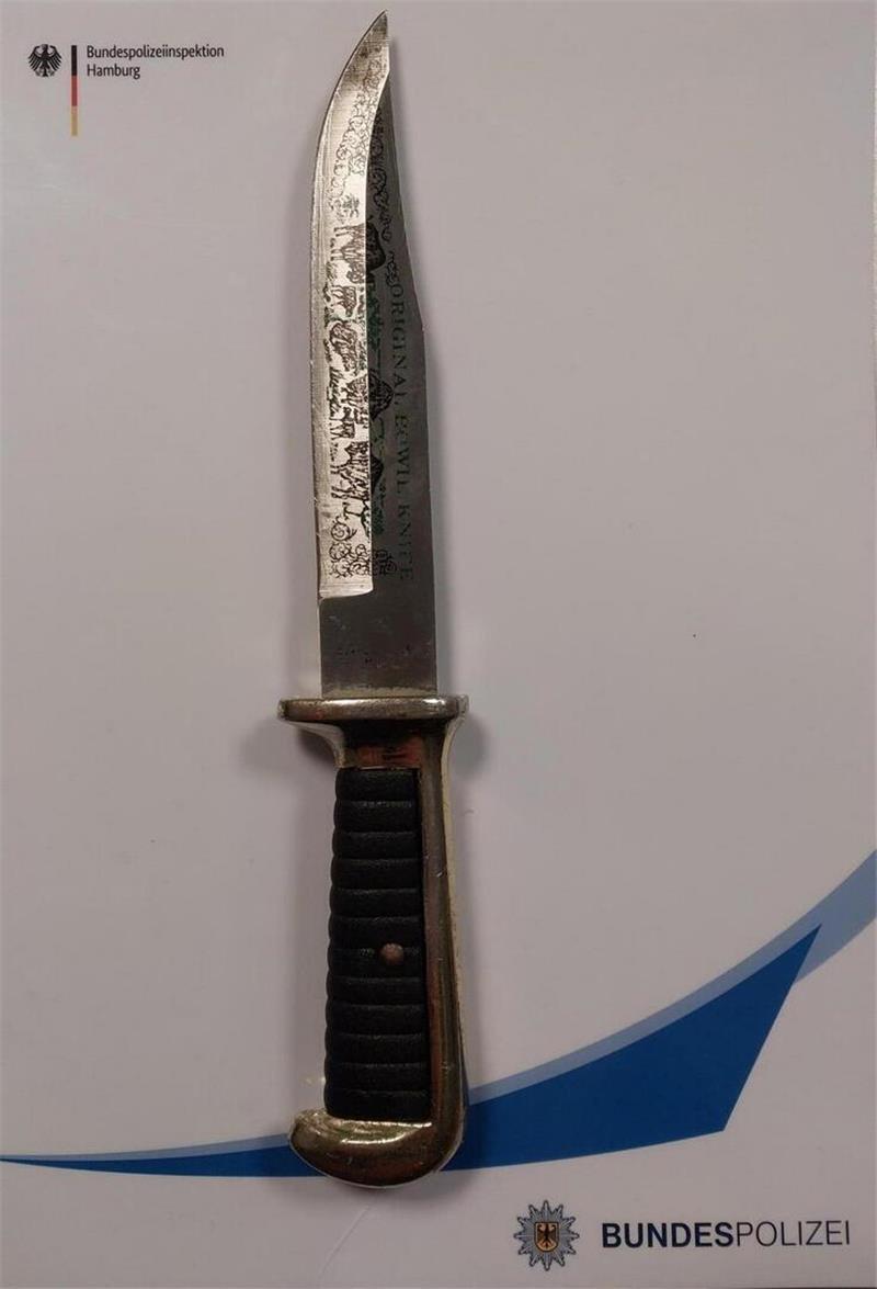 In S3: 35-Jähriger lässt Hose runter – und greift zum Gummihandschuh Das sichergestellte Messer hatte eine Klinge von 15,5 Zentimetern Länge.