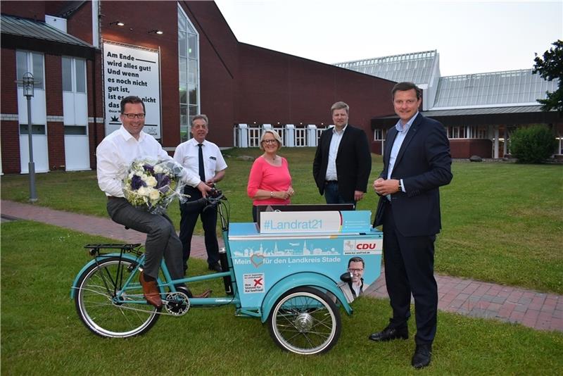 Das sind die fünf Spitzenkandidaten der CDU für den Kreistag : Kai Seefried, zugleich Landratskandidat, sowie Helmut Dammann-Tamke, Arnhild Biesenbach, Stefan Heins und Oliver Grundmann (von links). Foto: Vasel