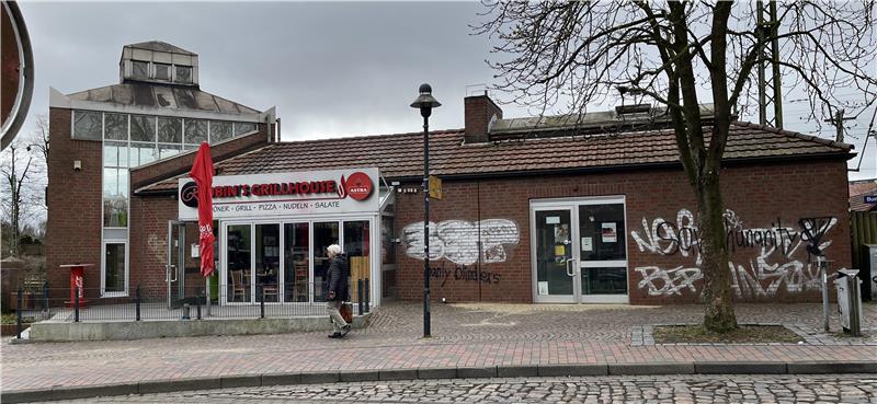 Das sogenannte Servicegebäude an der Fußgänger- und Fahrrad-Unterführung würde bei einem Bahnhofsneubau abgerissen werden.
