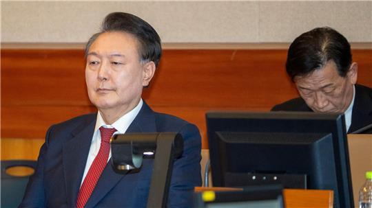 Das südkoreanische Verfassungsgericht wird am Freitag über die politische Zukunft des suspendierten Präsidenten Yoon Suk Yeol entscheiden. 