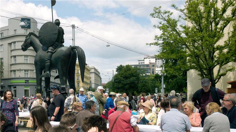 Protest und Dialog: Sudetendeutsche treffen sich in Brünn Das traditionelle Pfingsttreffen der Sudetendeutschen Landsmannschaft findet erstmals in Tschechien statt.
