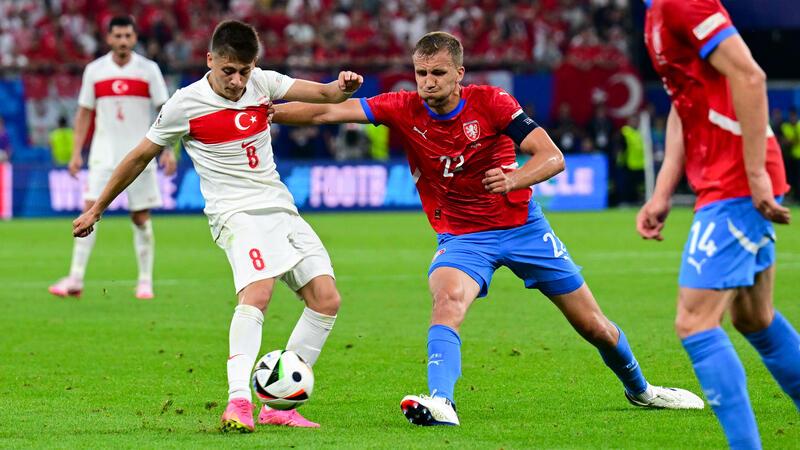Das türkische Toptalent Arda Güler (links) spielt bei Real Madrid.