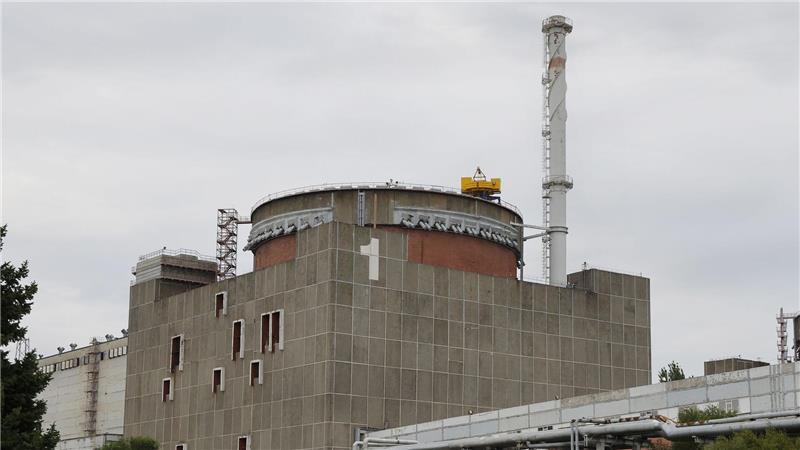 Das ukrainische Atomkraftwerk Saporischschja steht seit fast vier Jahren unter russischer Kontrolle und befindet sich nahe der Frontlinie. (Archivbild)