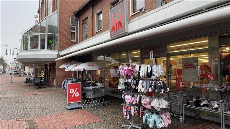 Das war’s: Ende des Monats gehen in der Kik-Filiale in der Fußgängerzone in Nordenham die Lichter aus.