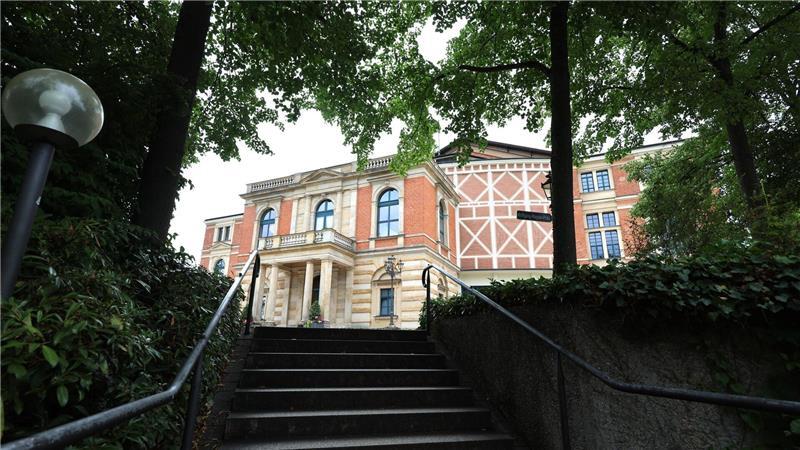 Das weltberühmte Festspielhaus in Bayreuth wird in diesem Jahr nachgebaut für ein Kinder- und Jugendprogramm. (Archivbild)