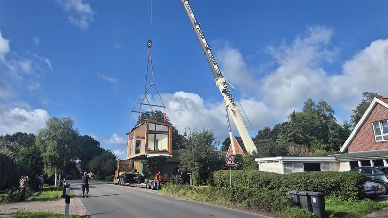 Das zweite Modul wird angehoben.