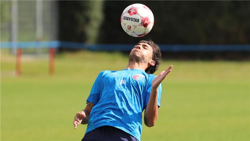 Neue Nummer 14: McDaniel will bei D/A Geschichte schreiben Dass Neuzugang Finn McDaniel mit dem Ball umgehen kann, hat er im Trainingslager bewiesen.