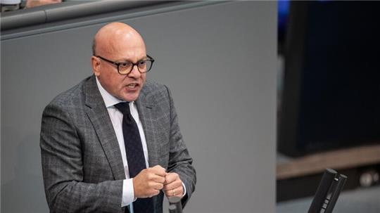 „Dass die Kriegsflüchtlinge aus der Ukraine alle sofort Bürgergeld erhalten, war damals, als es beschlossen wurde, von allen Beteiligten gut gemeint gewesen“, sagt CDU-Innenpolitiker Alexander Throm.