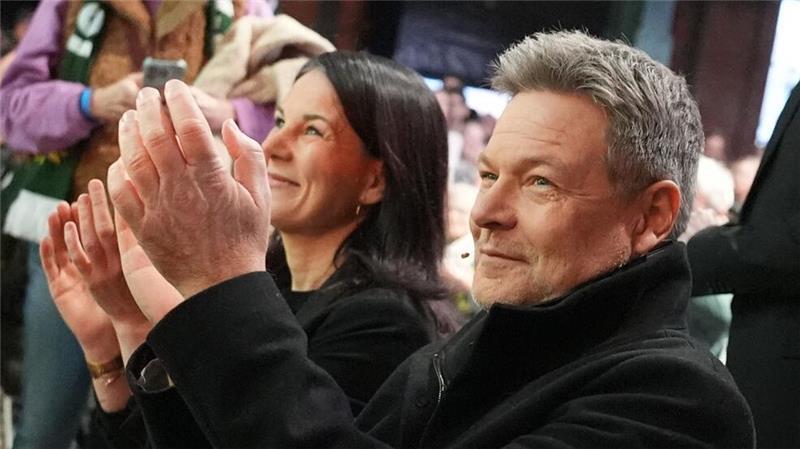 Dass die USA möglicherweise kein verlässlicher Partner mehr seien, bezeichneten Annalena Baerbock und Robert Habeck als erneute Zeitwende.