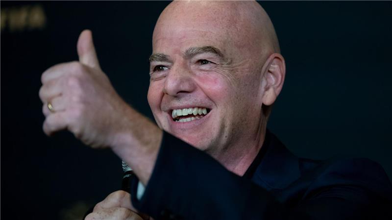 FIFA-Präsident dankt Trump und kontert Kritiker wie Klopp Daumen hoch: FIFA-Präsident Gianni Infantino ist begeistert von der Club-WM.