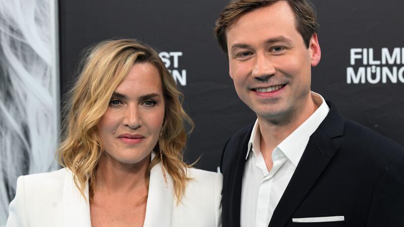 Kate Winslet über Frauen: „Ihr seid phänomenal“ David Kross und Kate Winslet kennen sich vom Film „Der Vorleser“. Nun durfte er die Laudatio auf sie halten.