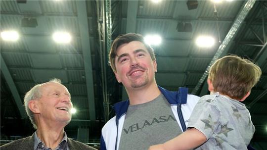 David Storl (M) wurde bei den deutschen Hallen-Meisterschaften in Leipzig verabschiedet.