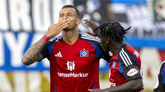 Davie Selke brauchte nur wenige Sekunden nach seiner Einwechslung für sein Premierentor für den HSV.