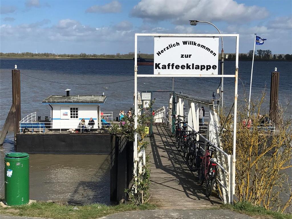 Ddie Kaffeeklappe in Bassenfleth.