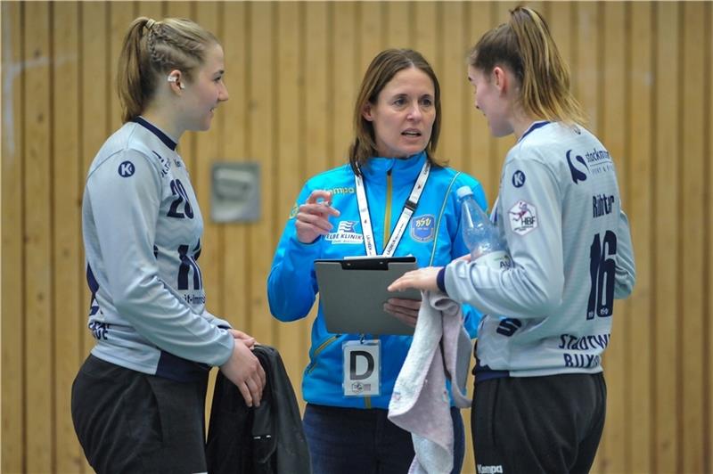 Torwarttraining: BSV gibt sein Wissen weiter Debbie Klijn betreut auch die Torhüterinnen der Buxtehuder Bundesliga-Mannschaft. Foto: Jan Iso Jürgens