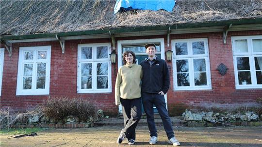 Deborah und Florian Hucht werden Ende Februar in ihr neues, altes Haus ziehen.