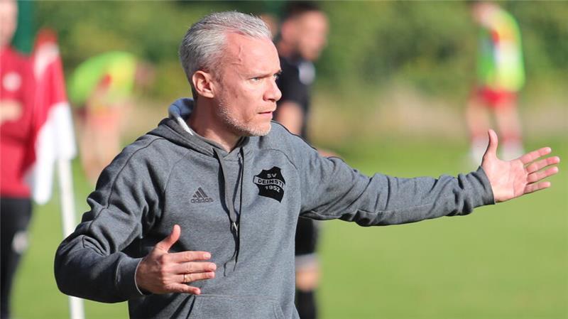Deinstes Trainer Callerame kennt keine Gnade mit seinem Heimatverein Deinstes Trainer Filippo Callerame spielt für zwei Ü-Mannschaften in Hammah. In der Bezirksliga ist er aber Gegner.