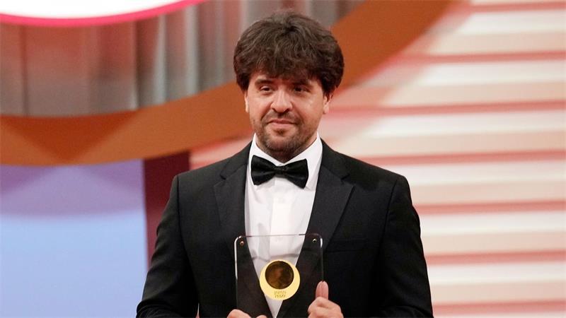 Medizin-Nobelpreis an zwei Deutsche und einen US-Forscher Deisseroth setzte ein Gen für ein bestimmtes Protein in Neuronen von Nagetieren ein.