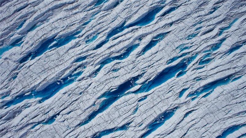 Dem Forschungsteam zufolge beschleunigt der Klimawandel das Aufbrechen der Eisdecke.