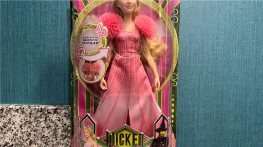 Dem Spielzeugriesen Mattel unterlief ein peinlicher Fehler auf der Verpackung einer Puppe.