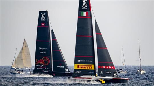 Dem italienischen Team Luna Rossa gelang ein Rennerfolg gegen die neuseeländischen Cup-Verteidiger.  