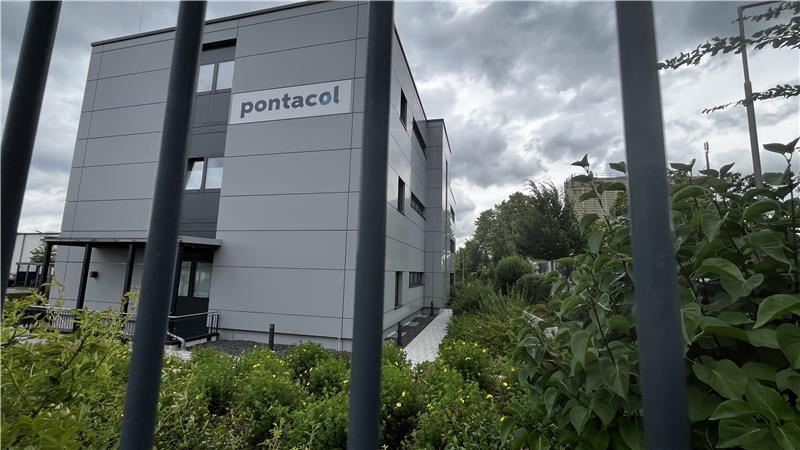 Schweizer Besitzer verkauft Pontacol: Standort in Buxtehude betroffen Demnächst hängt hier ein neues Schild: Pontacol am Alten Postweg wird zu Covestro.