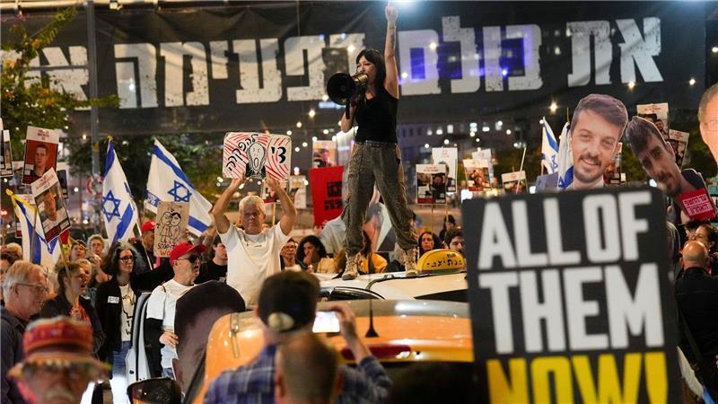 Demonstranten fordern die Freilassung von Geiseln, die im Gazastreifen festgehalten werden.