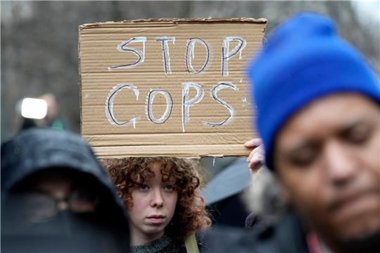 Demonstranten protestieren im Januar wegen des Todes von Tyre Nichols. In den USA kam es erneut zu einem Fall tödlicher Polizeigewalt.