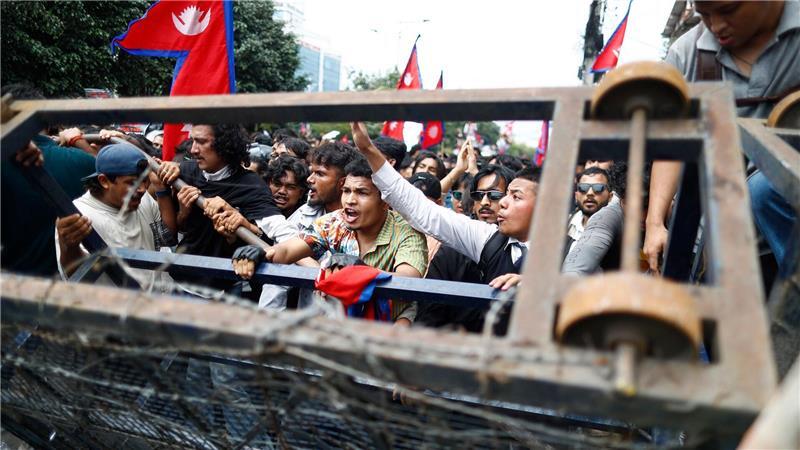 Demonstranten protestierten gegen Korruption und die Abschaltung der sozialen Medien durch die Regierung Nepals.