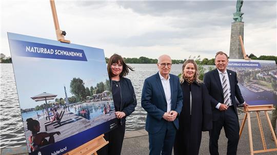 Den Entwurf zum Naturbad Schwanenwik in der Alster stellen Umweltsenatorin Katharina Fegebank, Bürgermeister Peter Tschentscher, Bäderland-Chefin Susan Zetzmann und Sportsenator Andy Grote (von links) am geplanten Standort vor.