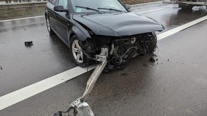 Den Gesamtschaden schätzt die Polizei auf 20.000 Euro geschätzt.